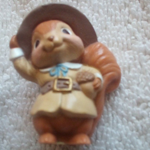 Pilgrim Squirrels - Picture 2 of 4